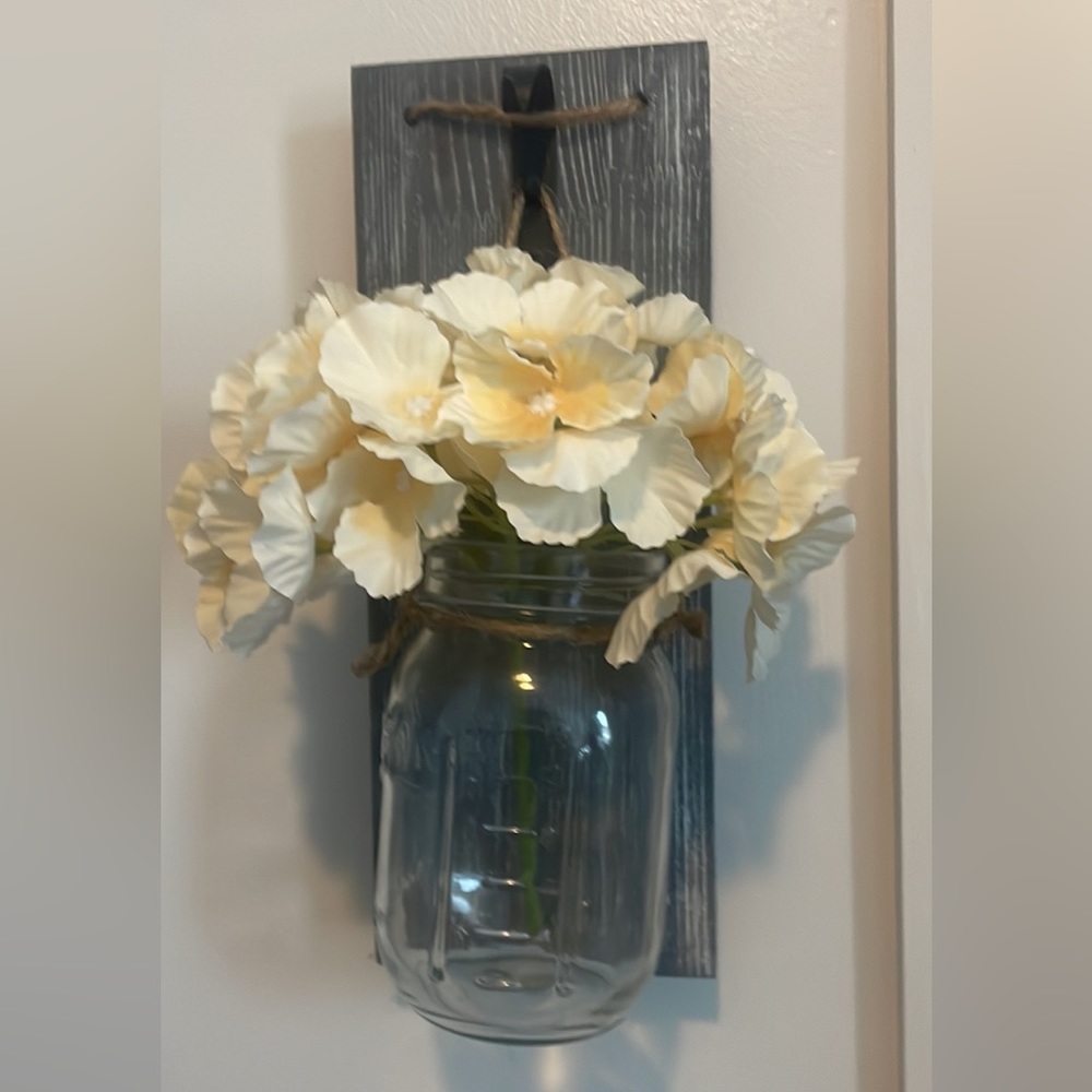 2 flower decorations
